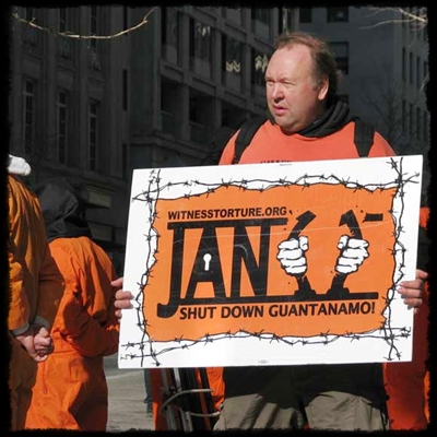 artlaffinwithsign-580