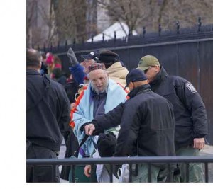Rabbi Waskow arrested. (Photo Credit: John Zanga, #NoKXL Actions, D.C.)