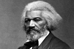 Frederick_Douglass_portrait_900x6002